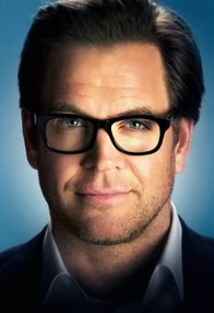 Bull – (1. Staffel) - Dr. Jason Bull (Michael Weatherly) ist Spezialist auf dem Gebiet des menschlichen Verhaltens. Der Psychiater und Gerichtsanalytiker sorgt mit seiner verblüffenden Menschenkenntnis dafür, dass selbst hoffnungslose Fälle freigesprochen werden ...