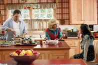 The Goldbergs – (v.li.) Jeff Garlin (Murray Goldberg), Wendi McLendon-Covey (Beverly Goldberg), Hayley Orrantia (Erica Goldberg).