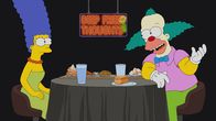 Die Simpsons – Marge (l.); Krusty (r.)