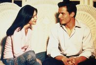 Charmed - Zauberhafte Hexen – Prue (Shannen Doherty, l.); Bane (Antonio Sabàto jr., r.)