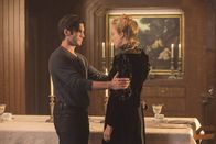 American Horror Story – John Lowe (Wes Bentley, l.); Dr. Alex Lowe (Chloë Sevigny, r.)