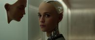 Ex Machina – Ava (Alicia Vikander) ist die erste wahre künstliche Intelligenz - erschaffen von dem einsiedlerischen CEO eines Megakonzernes ...