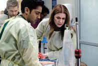 Atlanta Medical – Dr. Devon Pravesh (Manish Dayal, l.); Dr. Kit Voss (Jane Leeves, r.)
