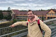 Wunderschön! – Daniel Aßmann auf dem Baumwipfelpfad rund um die Beelitzer Heilstätten.