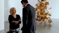 The Square – Nach einer gemeinsamen Nacht ist die amerikanische Journalistin Anne (l, Elisabeth Moss) mächtig sauer auf Christian (Claes Bang).