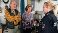 Rote Rosen – v.l.) nichts passiert ist. (Mit Claus Dieter Clausnitzer als Hannes, l.)