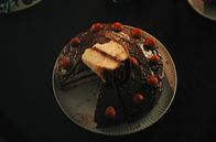 Paranuss – Thomas' Kuchen ist mehr als nur eine süße Delikatesse: Er ist die Tatwaffe.