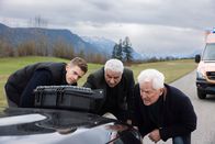 Tatort – Von links: Die Kriminalhauptkommissare Kalli Hammermann (Ferdinand Hofer), Franz Leitmayr (Udo Wachtveitl) und Ivo Batic (Miroslav Nemec) auf Spurensuche.