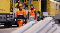 Einstein – Einstein Unfall im Gotthard Basistunnel: Wie wird die Bahn sicherer? Tobias Müller mit Gianluca Fontana, SBB-Projektleiter für die Reparatur des Gotthard-Basistunnels Copyright: SRF