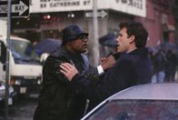 Spurwechsel – Versicherungsangestellter Doyle (Samuel L. Jackson, l.) ist wütend: Er will von Anwalt Gavin (Ben Affleck, r.) seine verlorene Zeit zurück.