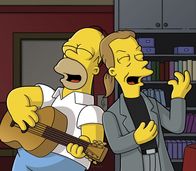 Die Simpsons – Der Dokumentarfilmer Declan Desmond (r.) hat es sich zur Aufgabe gemacht, die Springfielder von ihrer Kindheit bis zur Jetzt-Zeit zu begleiten und besucht sie deshalb in Acht-Jahres-Intervallen, um festzustellen, was sich in Homers (l.) Leben und dem seiner Mitbürger verändert hat ...
