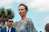 El Hierro - Mord auf den Kanarischen Inseln – Pilars Mutter Elvira (Yaiza Guimaré) am Tag, an dem ihre Tochter eigentlich hätte heiraten sollen