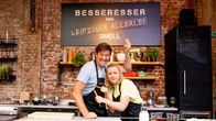 Besseresser - Das Duell – Jörg Färber und Zora Klipp kämpfen mit allen Mitteln um den Sieg.