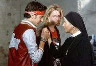 Um Himmels Willen – ARD/MDR UM HIMMELS WILLEN I. STAFFEL FOLGE 5, "Romeo und Julia" Uhr im ERSTEN. Willkommen im Kloster: Ordensschwester Lotte (Jutta Speidel, r.) mit Manni (André Kaminski, l.) und Udo (Benjamin Drießlein, M.).