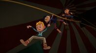 Tashi – Jack und Lotus drohen vom Seil zu fallen, wenn Tashi ihnen nicht zur Hilfe eilt.