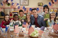 Schmatzo – Alexander Kumptner mit Sarah, Amos, Hadis, Conny, Simon und Carina.