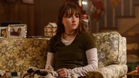 Dopesick – Dopesick Staffel 1 Folge 2 Dem Opioid ausgeliefert: Kaitlyn Dever als Betsy Mallum Copyright: SRF/Motion Picture/2021 20th Television