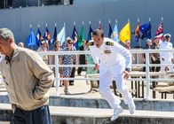 Hawaii Five-0 – Der Japaner David Toriyama (James Saito, l.) will Rache üben, doch Steve (Alex O'Loughlin, r.) gelingt es, ihn gerade noch rechtzeitig davon abzuhalten. Doch damit ist der Fall noch nicht vom Tisch ...