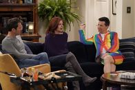 Will & Grace – Während Will (Eric McCormack, l.) und Grace (Debra Messing, M.) sich mit ihren Eltern beschäftigen müssen, lenkt sich Jack (Sean Hayes, r.) mit einem neuen Mann von der Trennung ab ...