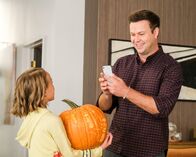 Single Parents – Marlow Barkley (Sophie Cooper), Taran Killiam (Will Cooper).