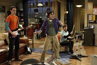 The Big Bang Theory – (v.li.) Jim Parsons (Sheldon), Kunal Nayyar (Rajesh), Simon Helberg (Howard).