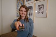 Filmgorillas – Silke Schröckert – die klassische Konsumentin.