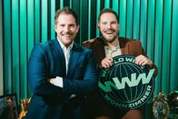 World Wide Wohnzimmer – Dennis Wolter (l.); Benni Wolter (r.)