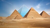 Mythos - Die größten Rätsel der Geschichte – Die drei Pyramiden von Gizeh gelten als archäologische Sensation. Doch einst soll es eine noch viel beeindruckendere, vierte Pyramide gegeben haben: das Grabmal des Pharaos Djedefre.