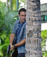 Hawaii Five-0 – Bei Steve (Alex O'Loughlin) wird eingebrochen, die Diebe nehmen den Werkzeugkasten seines Vaters mit. Und nicht nur das - Steves Schwester Mary wird entführt! Steve und sein Team versuchen alles, um sie zu retten ...