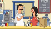 Bob's Burgers – Geraten mal wieder aneinander: Bob (l.) und Linda (r.) ...