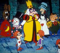 Alice im Wunderland – Die Herzkönigin hat ihre Untertanen zum Kostümfest gebeten und alle sind der Einladung gefolgt. Leider will keine Stimmung aufkommen.