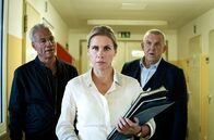 Tatort – Gefängnispsychologin Bianca Ambach (Tanja Schleiff) muss sich den Fragen von Max Ballauf (Klaus J. Behrendt, links) und Freddy Schenk (Dietmar Bär) stellen.