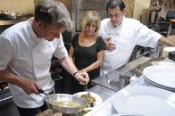 In Teufels Küche mit Gordon Ramsay – Gordon Ramsay (l.)