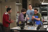 The Big Bang Theory – Sind sich nicht immer einig: Howard (Simon Helberg, 2.v.l.), Sheldon (Jim Parsons, 2.v.r.), Leonard (Johnny Galecki, r.) und Raj (Kunal Nayyar, l.) ...