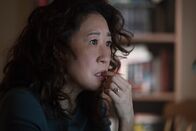 Killing Eve – Als Eve (Sandra Oh) erfährt, dass die Operation zu scheitern droht, muss sie handeln. Doch das Chaos hat bereits begonnen.