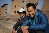 Spuren verlorener Städte mit Albert Lin – Peru - Amelia Perez Trujillo (L) und Albert Lin im Tempel von Viracocha.