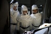 Navy CIS – Machen nach Abbys Undercover-Einsatz eine grausame Entdeckung: Gibbs (Mark Harmon, l.), Ducky (David McCallum, M.) und Torres (Wilmer Valderrama, r.) ...