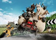 Shaun das Schaf – Es gibt Zuwachs auf dem Bauernhof von Shaun und seinen Freunden: Der Farmer bringt drei stolze Lamas vom Markt mit nach Hause. Klar, dass Shaun seine Finger dabei im Spiel hatte, denn die Jungs scheinen richtig gut drauf zu sein! Aber die Begeisterung der Bauernhofbewohner schwindet schnell. Bald machen sich die drei Lamas überall breit, ärgern Timmy und nerven mit ihrem schlechten Benehmen die Schafe – bis auf Shaun. Der amüsiert sich köstlich über ihre Späße und merkt nicht, dass seine neuen Freunde den Hof in große Gefahr bringen. Wird Shaun das wahre Wesen der Lamas erkennen, bevor es zu spät ist? - Die Neuankoemmlinge stellen den Hof auf den Kopf