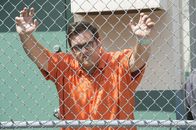 Scorpion – Ein Mord im Gefängnis sorgt dafür, dass schließlich sogar Sylvester (Ari Stidham) hinter Gittern endet. Doch warum?
