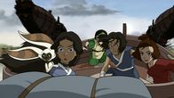 Avatar - Herr der Elemente – L-R: Momo, Katara, Toph, Sokka, Suki