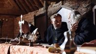 Die Inquisition – Die Reihe "Die Inquisition" zeigt, wie und warum religiöse Fanatiker und Psychopathen im Namen des Christentums ungestraft und mancherorts jahrhundertelang massenhaft foltern und morden konnten. Es geht um Täter und Opfer, um gnadenlose Gerichtsverfahren und grausame Strafen - um Leben und Tod.