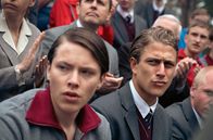 Evil – Otto (Christian Fandango Sundgren, re.) und Dahlén (Nonni Ardal Hammarström, li.) wollen Erik dazu bringen, dass er absichtlich verliert.