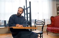Giganten der Kunst – Gustav Klimt (Sami Loris) in seinem Atelier (Spielszene)