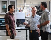 Hawaii Five-0 – Ermitteln in einem neuen Mordfall: Steve (Alex O'Loughlin, r.), Danny (Scott Caan, M.) und Chin (Daniel Dae Kim, l.) ...