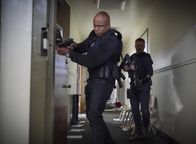 Navy CIS: L.A. – Sam Hanna (LL Cool J, l.); G. Callen (Chris O'Donnell, r.)