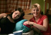 Mankells Wallander – Miranda (Nour El-Refai, links) und Lina (Sofia Pekkari) sind beste Freundinnen.