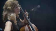 Terra X: Musik – Ella Rohwer ist klassisch ausgebildete Cellistin und Spezialistin in der Improvisation von Popmusik.