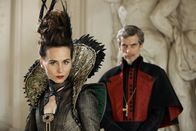 Die Musketiere – NELLA FOTO: TARA FITZGERALD (MARIA DE MEDICI) E PETER CAPALDI (CARDINAL RICHELIEU)