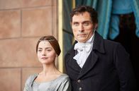 Victoria – Von links nach rechts: Victoria (Jenna Coleman) und Lord Melbourne (Rufus Sewell).