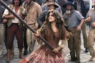Quigley, der Australier – Crazy Cora (Laura San Giacomo) muss sich gegen die Männer wehren...